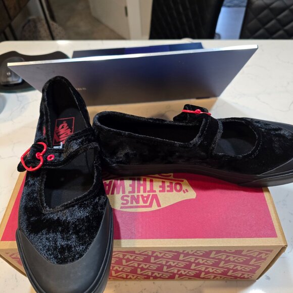 Vans MARY JANE Hearts Black VN000CRR458 Womens Sneakers Shoes size 8 BALLET NEW - Picture 3 of 12